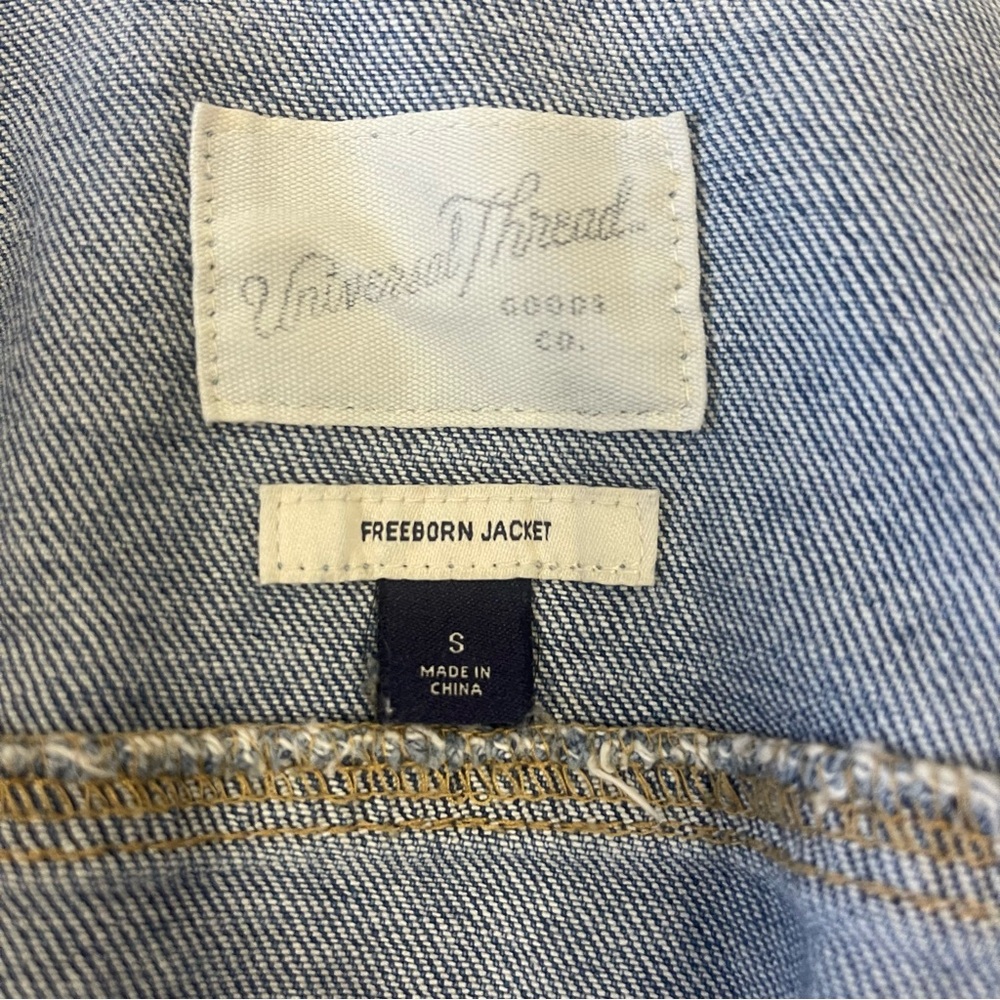 Universal Thread Freeborn Jean Jacket Size Small - Picture 7 of 9